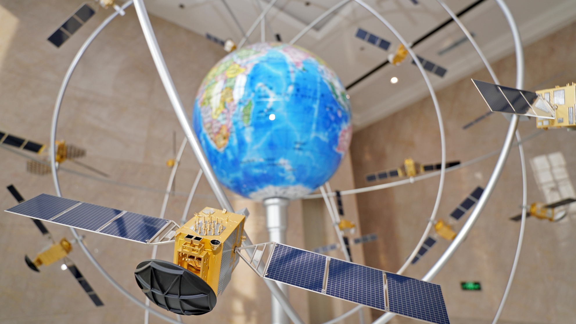 2024新款北斗GPS定位跟踪器小型远程汽车载车辆追跟踪防盗防丢