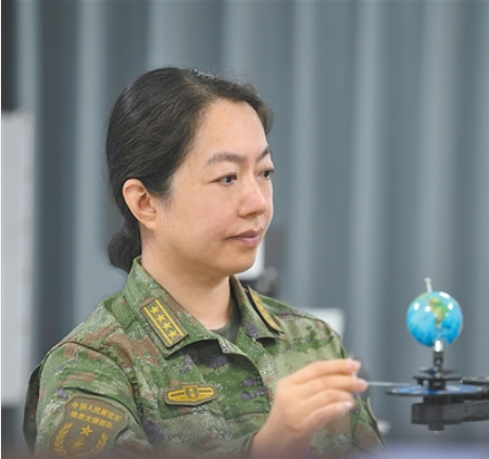 信息支援部队某研究所研究员何元智 科技报国 打造“天网”（最美新时代革命军人风采）