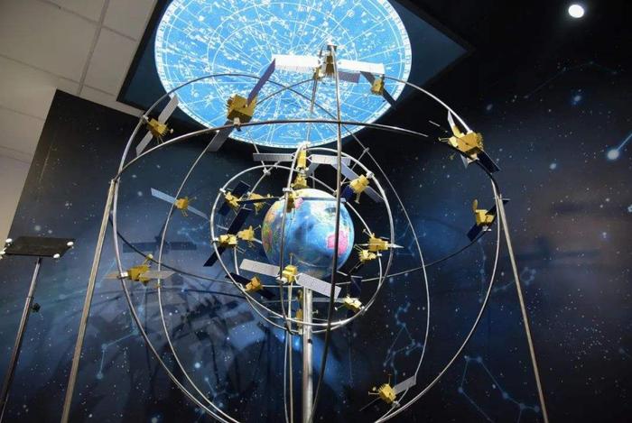 突发拉升！卫星产业领涨新型装备首秀引爆军工